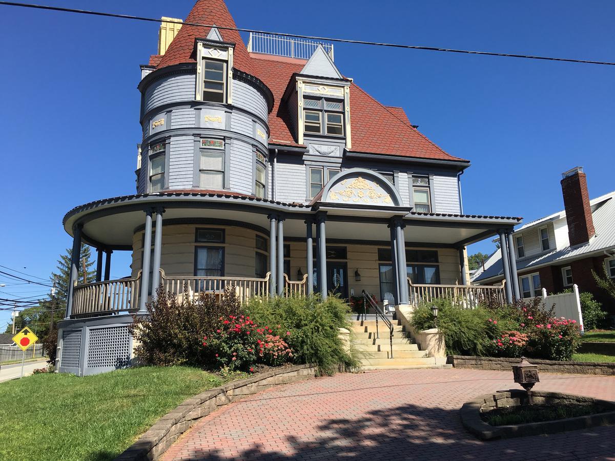 The Levi Deal Mansion Meyersdale Exterior foto